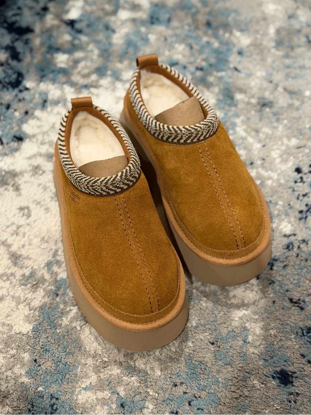 NIB Koolaburra Chestnut Suede Platform Slip-Ons - Women’s US5